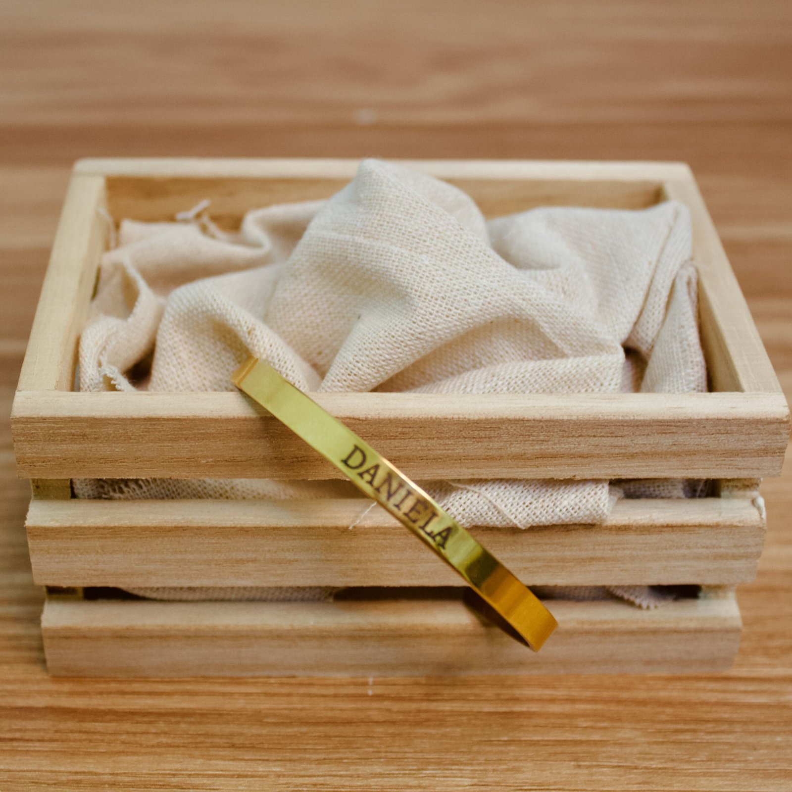 Brazalete personalizado en color dorado o plata - Imagen 2